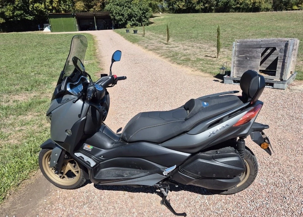 Yamaha XMAX 300 Tech Max