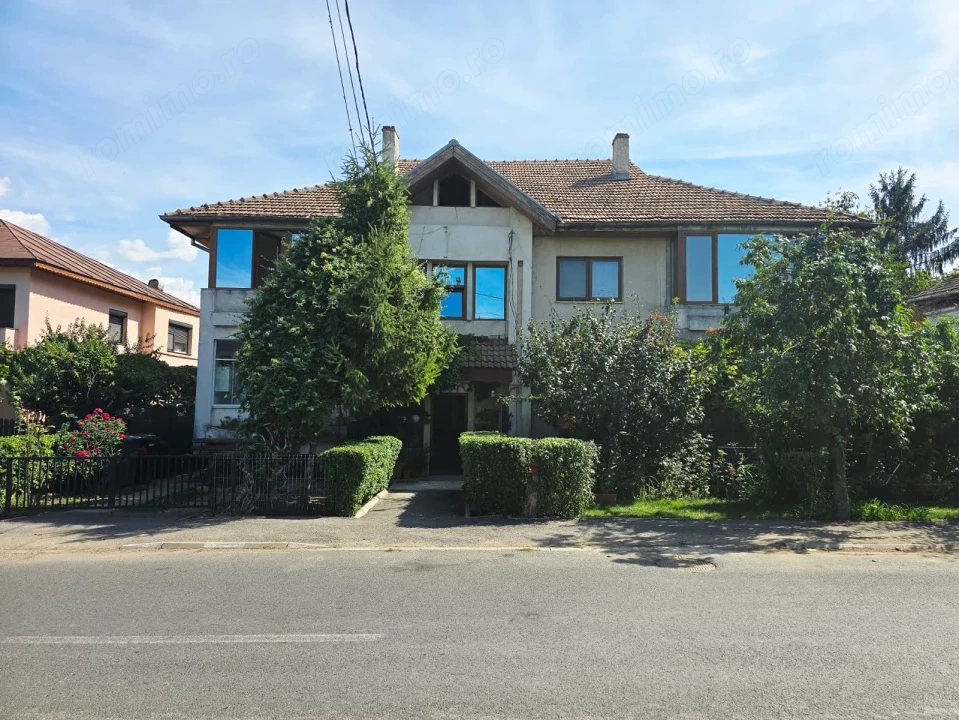 SNAGOV    FLORILOR |  68.500 EURO | APARTAMENT 2 CAME CU CURTE ȘI LOC DE PARCARE