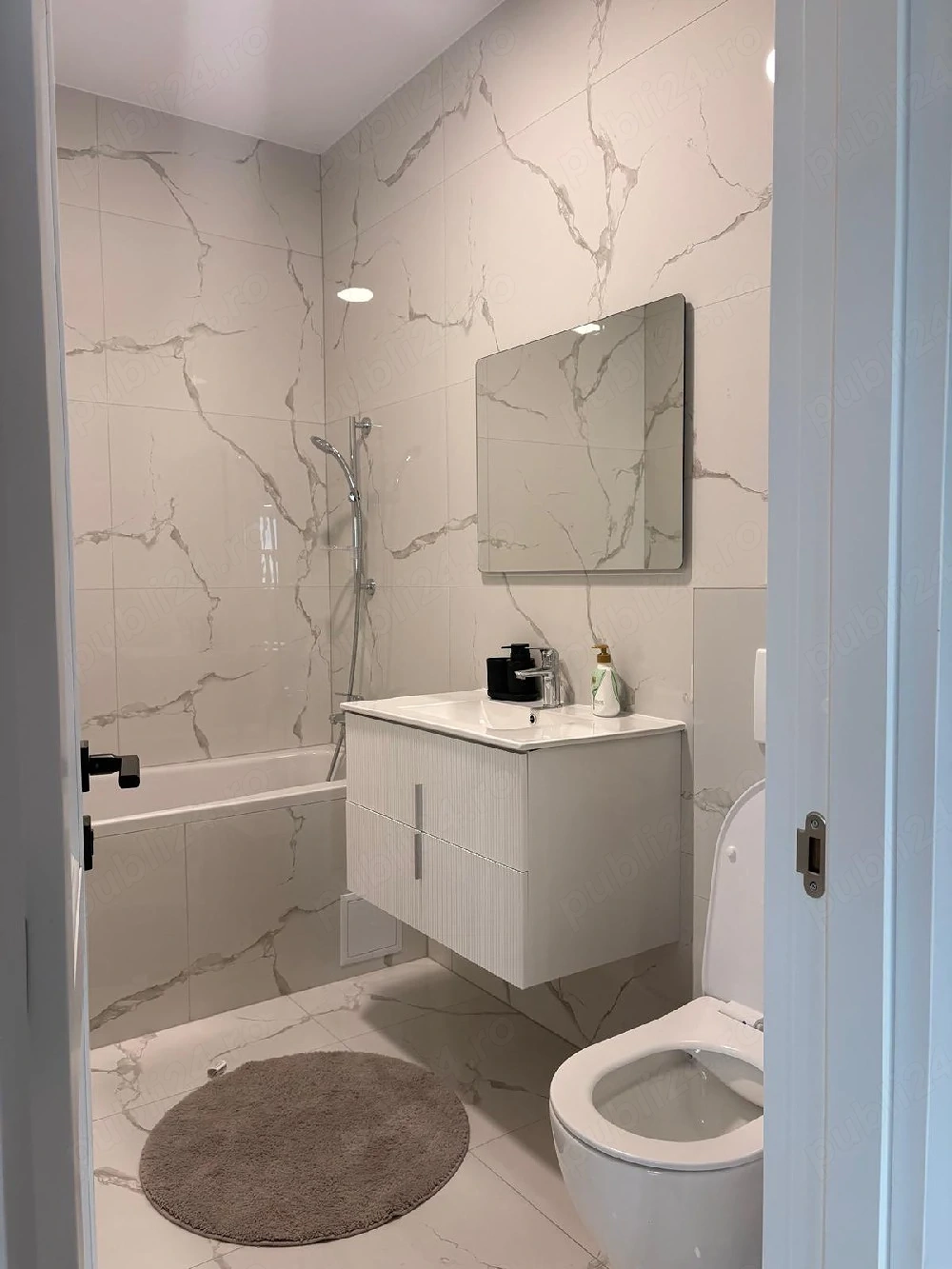 apartament nou de închiriat 