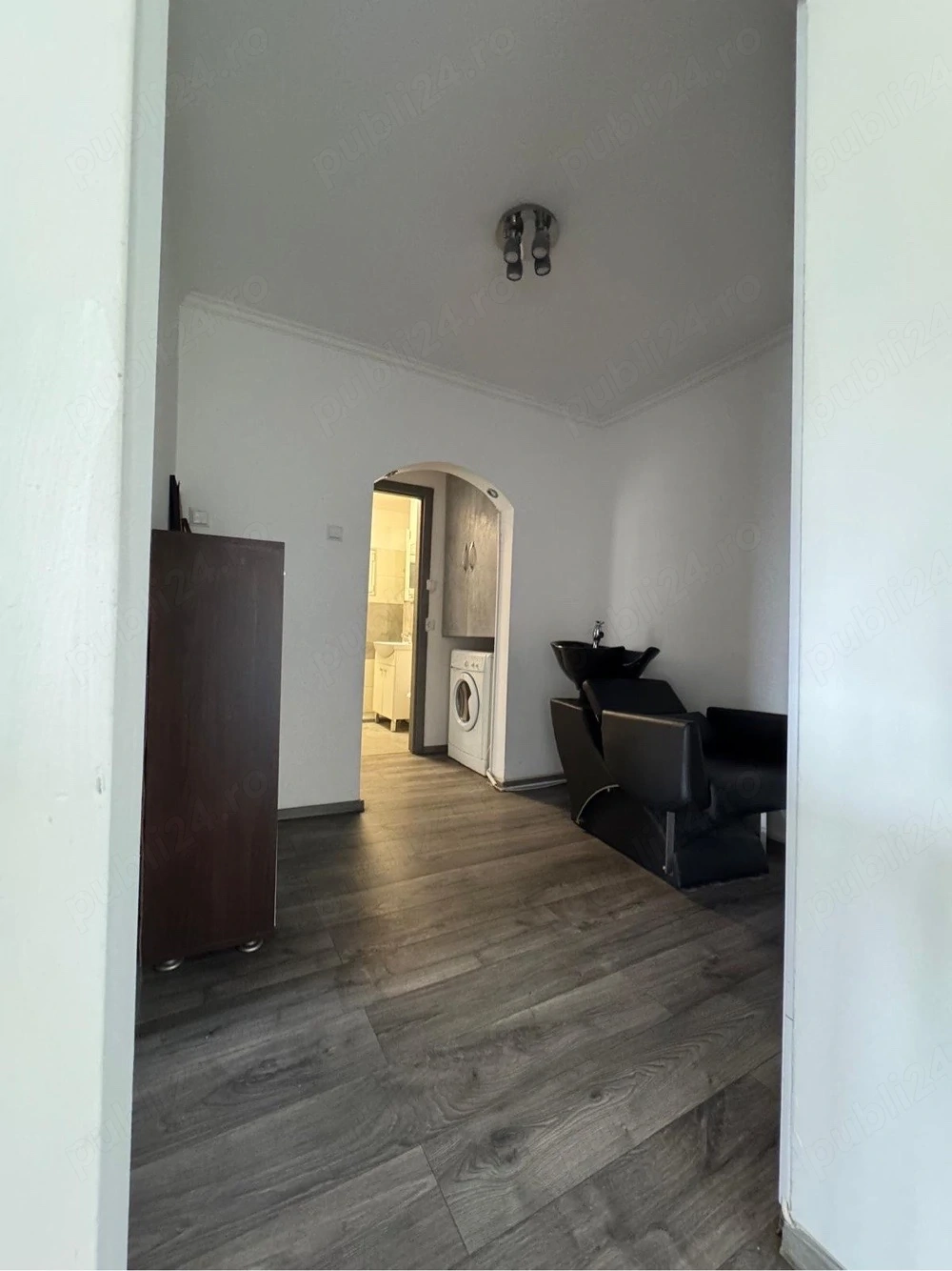 închiriez spatiu 