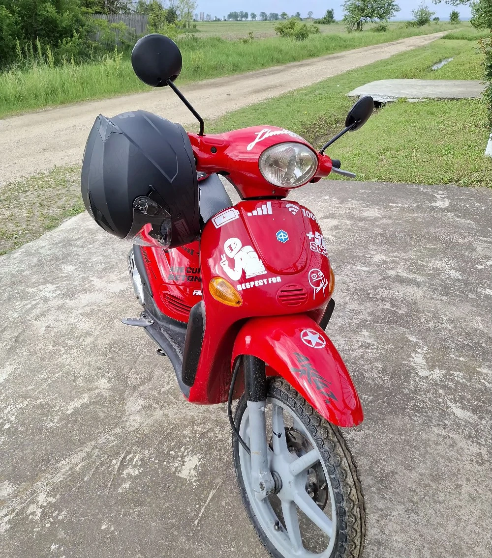 Vând Piaggio Liberty 125