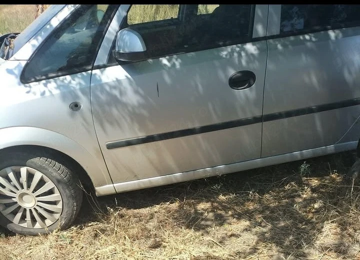 dezmembrez Opel meriva a 1,6 16v
