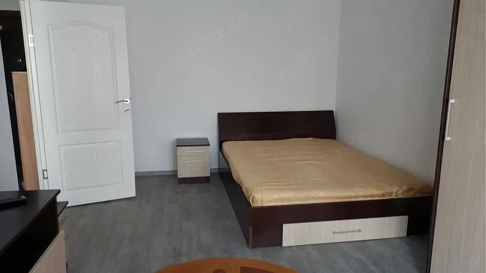 garsoniera ozana-metrou 4 minute 1 decembrie-parcare proprie