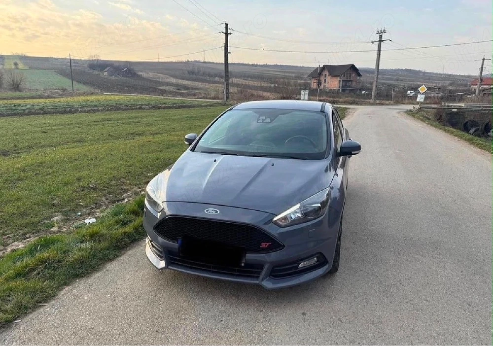 Vând Ford Focus ST