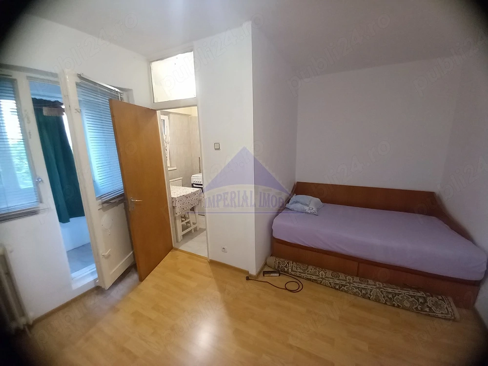 Inchiriere garsoniera 25 mp, bloc mixt, Teiul Doamnei - Brasoveni