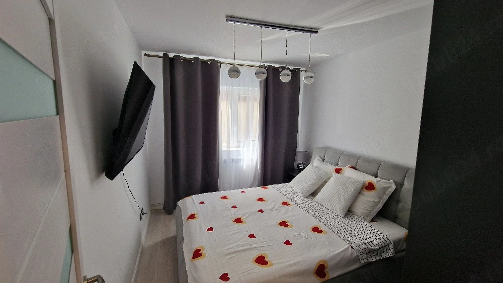 Inchiriez apartament 3 camere - zona Dacia