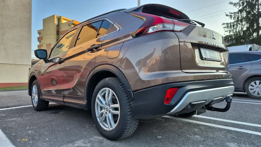 Vând Mitsubishi Eclipse Cross PHEV 2021, 4x4 S-AWC, Plug-in Hybrid,188 CP = 21.999  