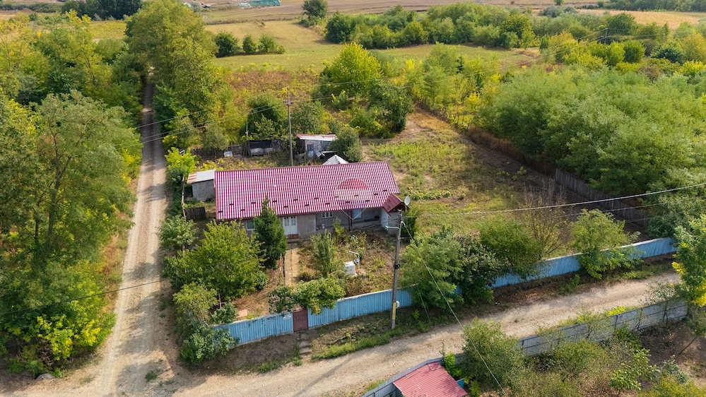 Casă cu teren generos 5.160 m.p. SAT CĂNȚĂLĂREȘTI - Vaslui