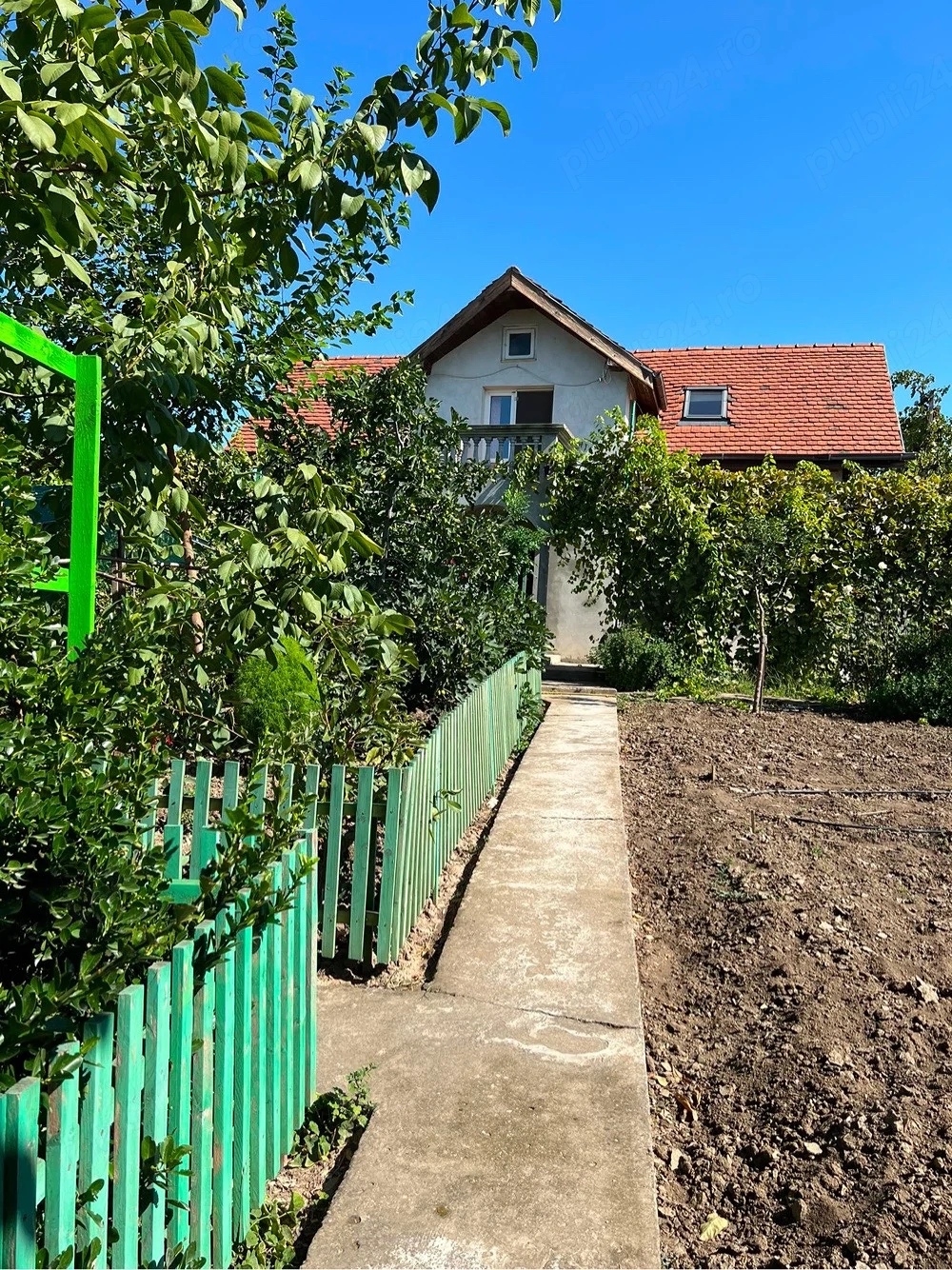 Casa cu teren de 1189mp