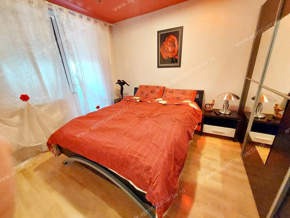 Apartament cu 3 camere Micro 19, etaj 1, mobilat!