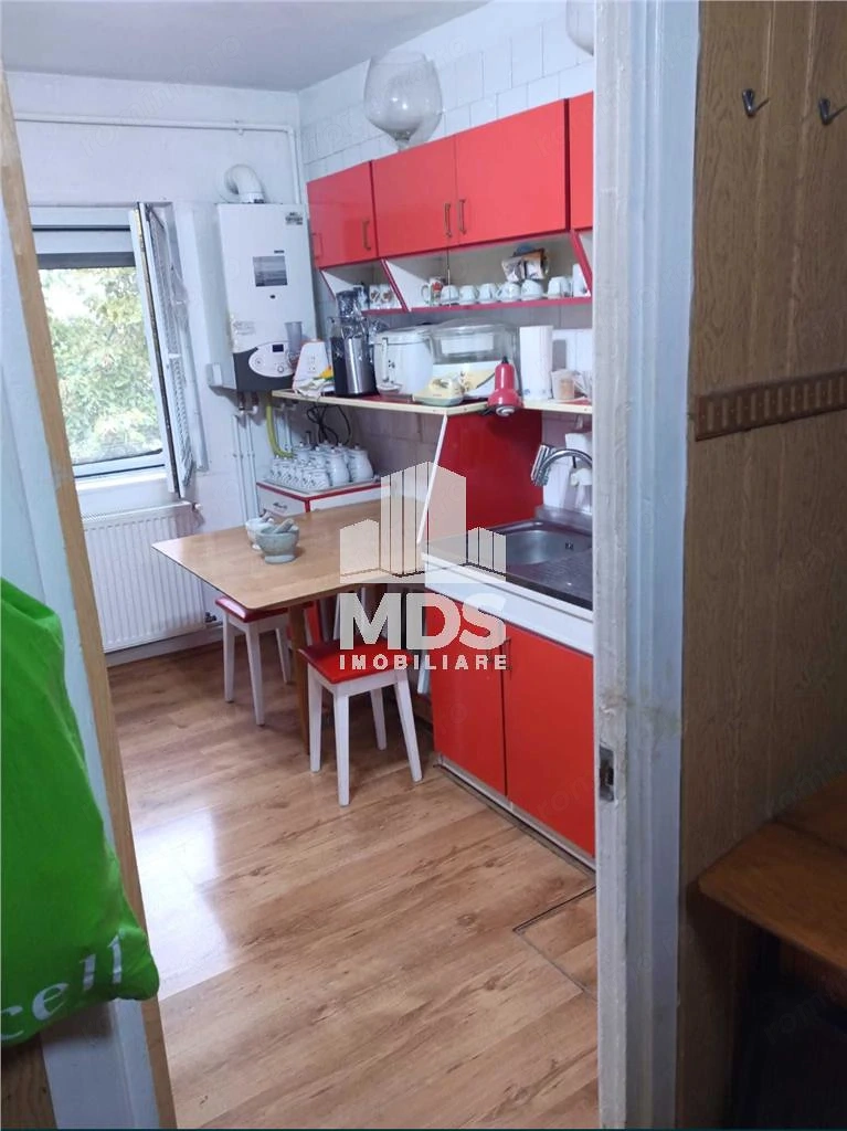 Decomandat cu 2 bai si 2 balcoane linga Generala 7