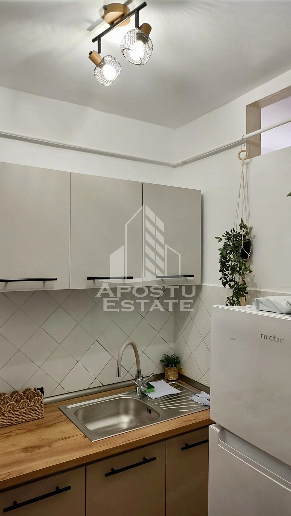 Garsoniera moderna de inchiriat, zona Buziasului
