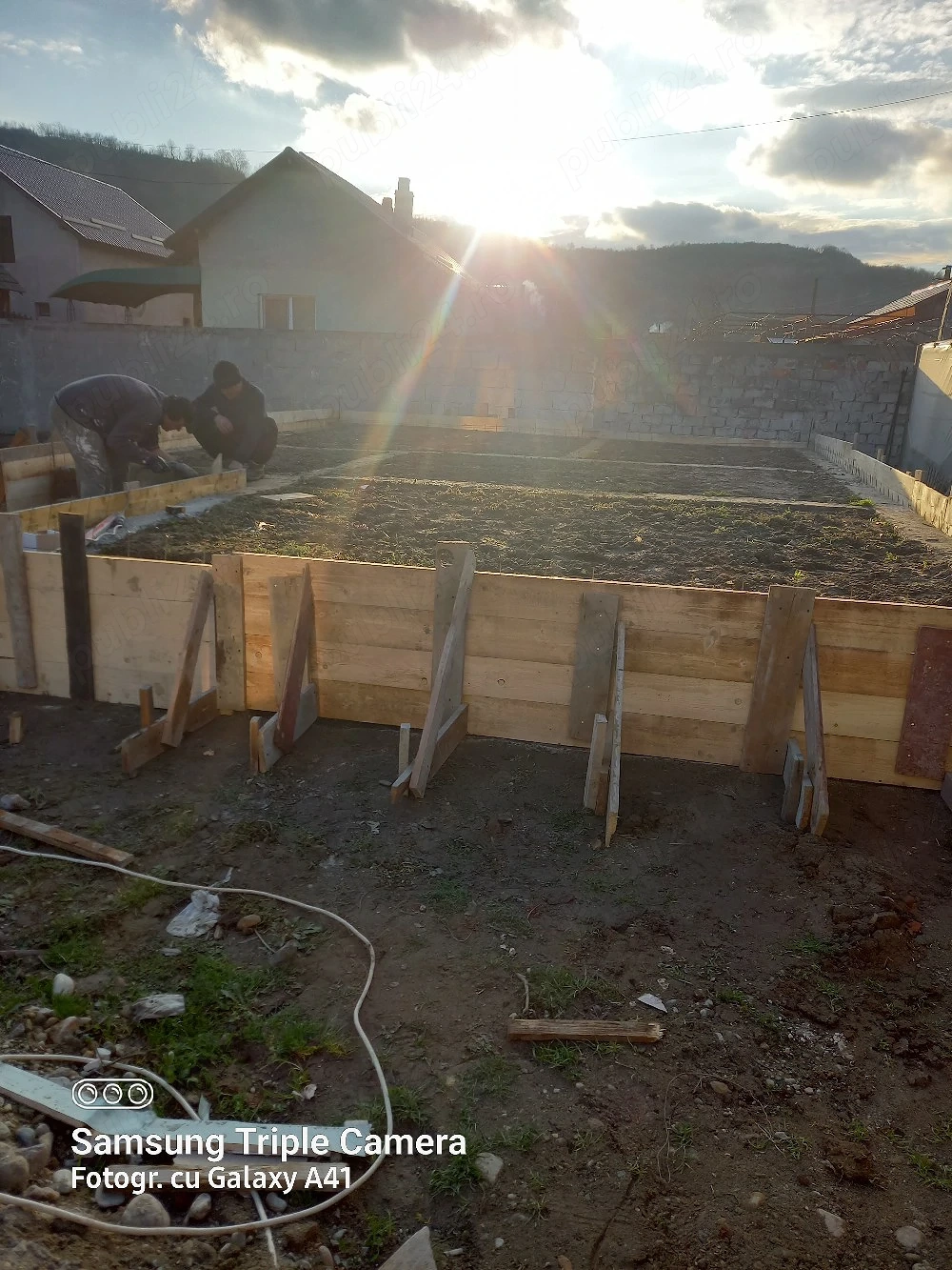 Echipa calificata execut lucrări în construcții 
