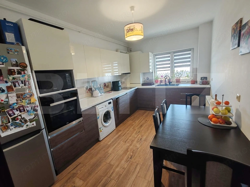 Apartament spatios, 2 camere, decomandat, 84 mp, Tractorul