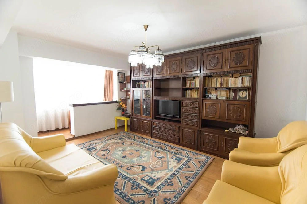 Apartament 3 camere decomandat I.C. Brătianu,  Pitesti