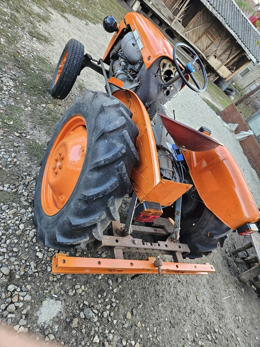 Tractor de vânzare 