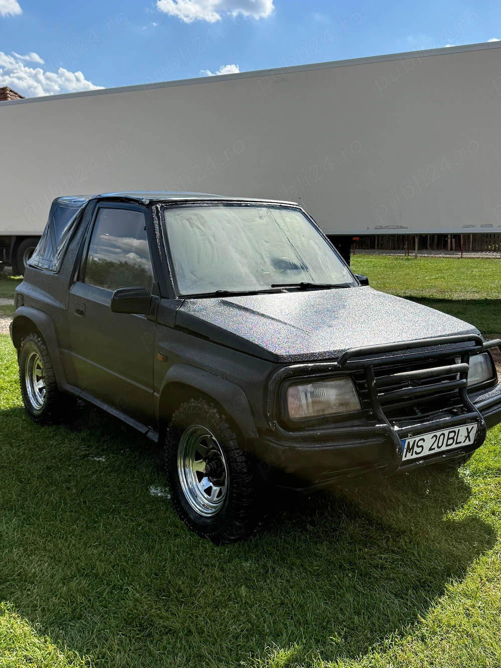 Vând Suzuki Vitara, an 1997, motor 1.6 benzină, 8V.