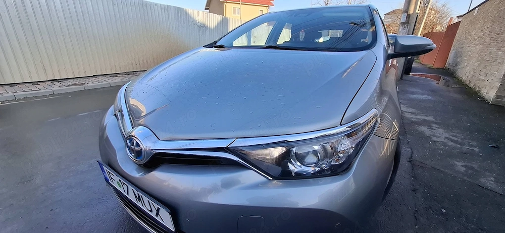 Vand Toyota Auris Hybrid