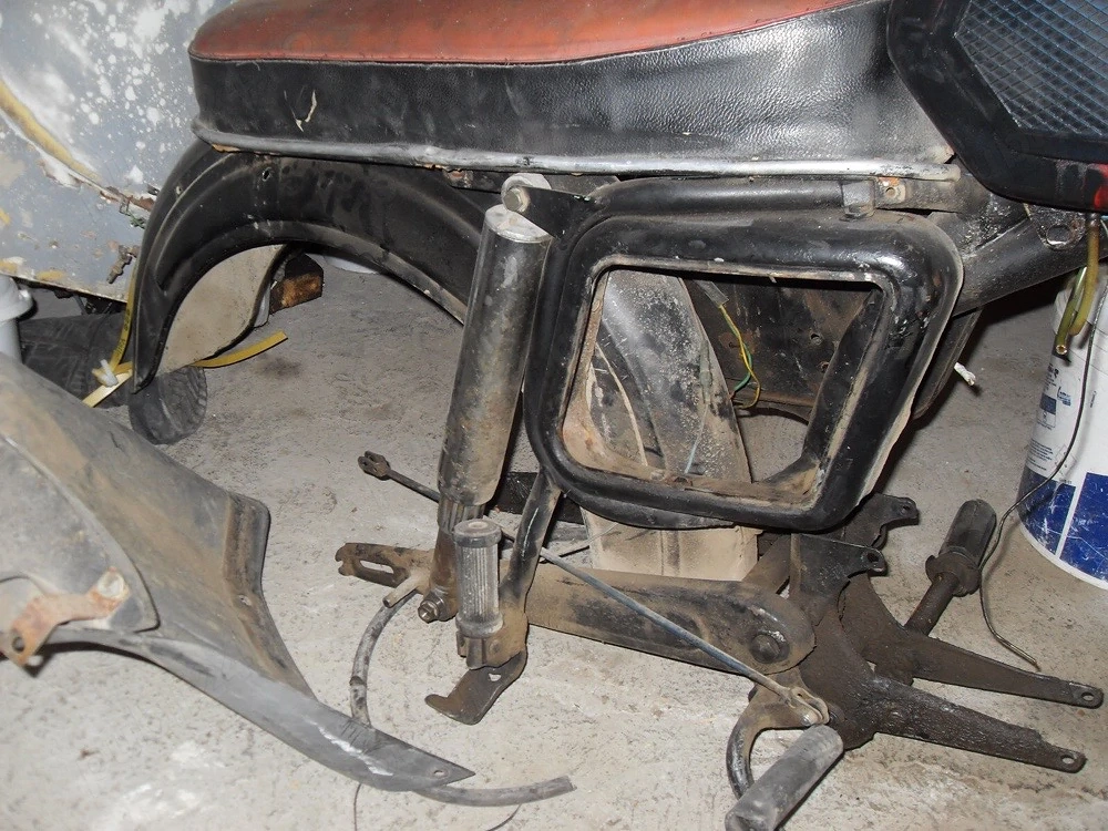 Vand lot piese mobra 50 super dau tot ce scrie in descriere la 600 ron