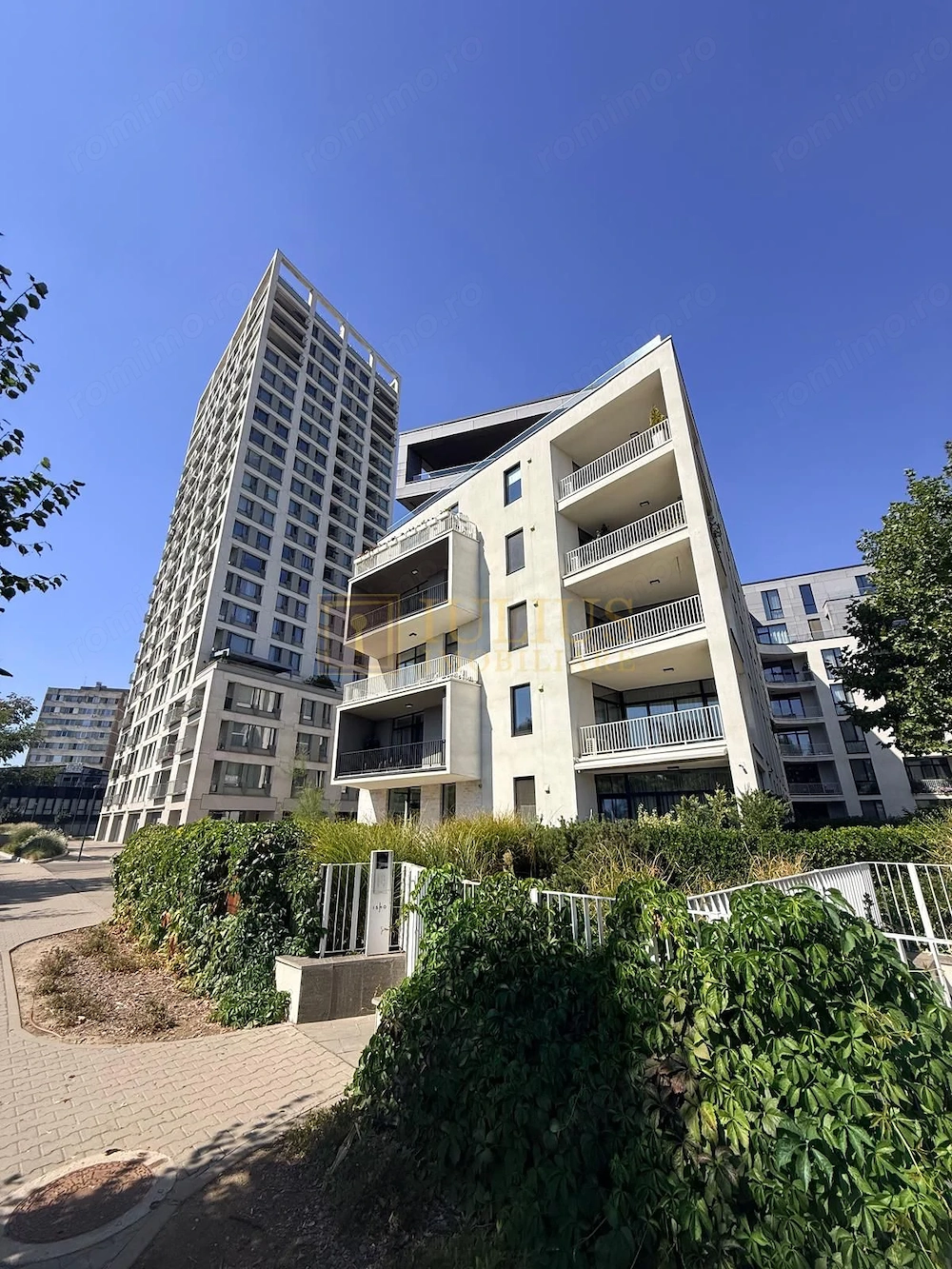 ISHO| 2 camere| parcare subterana| langa malul Bega| balcon| lift| etaj 9