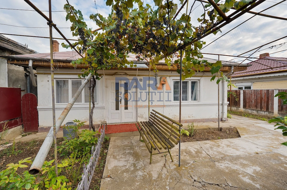 Casă în Roman, din cărămidă