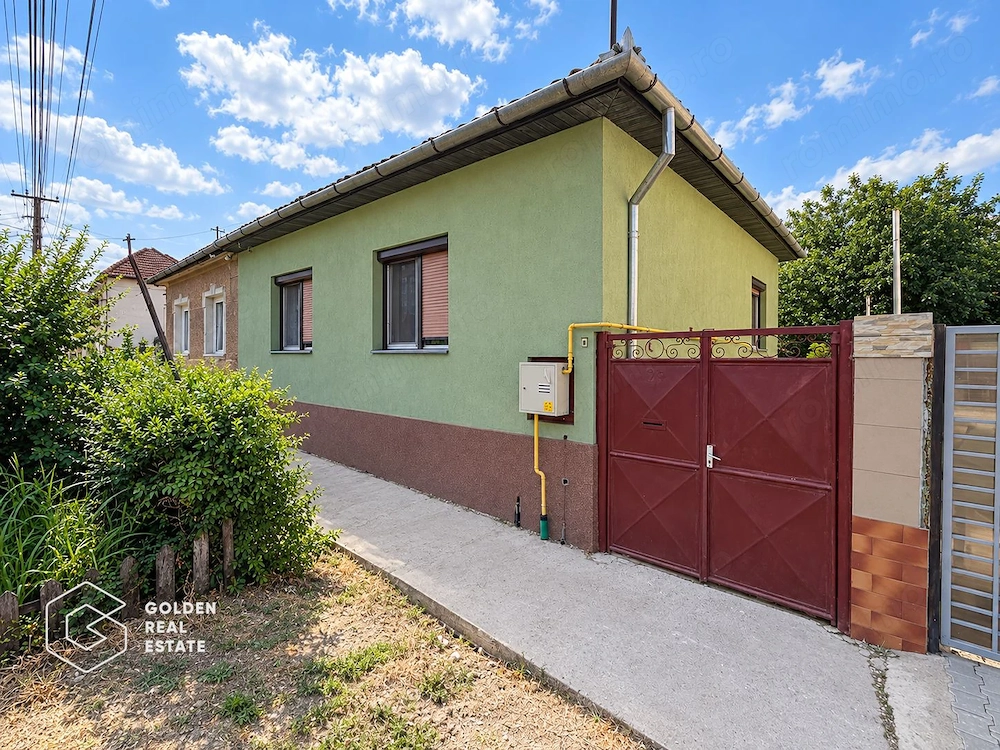 Casa din caramida, 3 camere + anexa, teren 262 mp,  zona Vlaicu