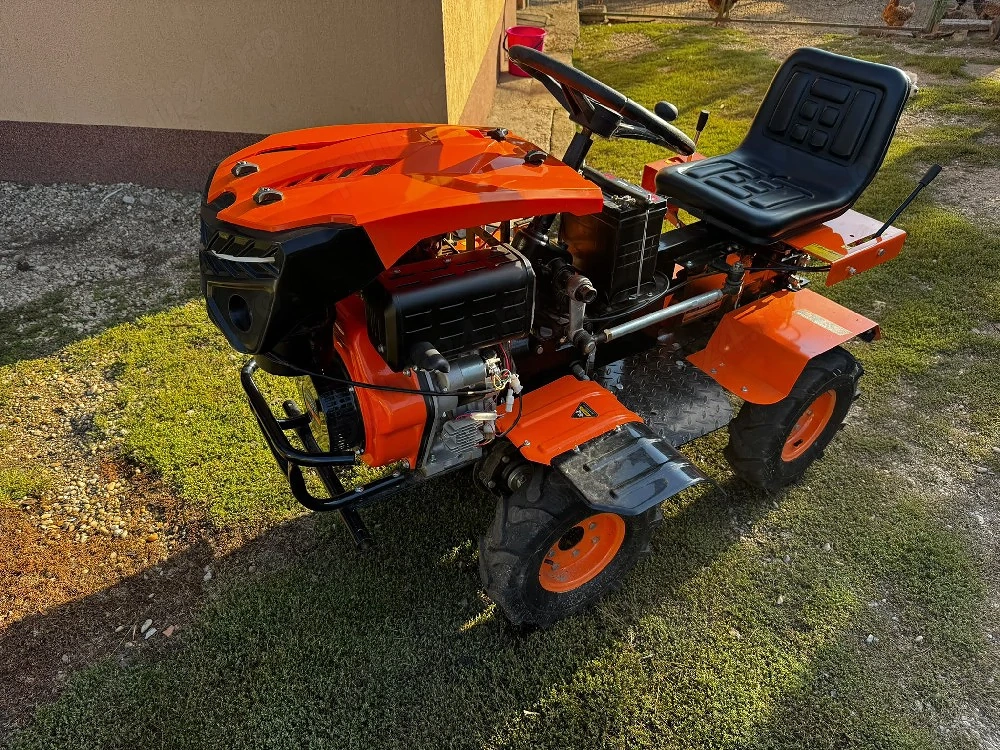 mini tractoraș