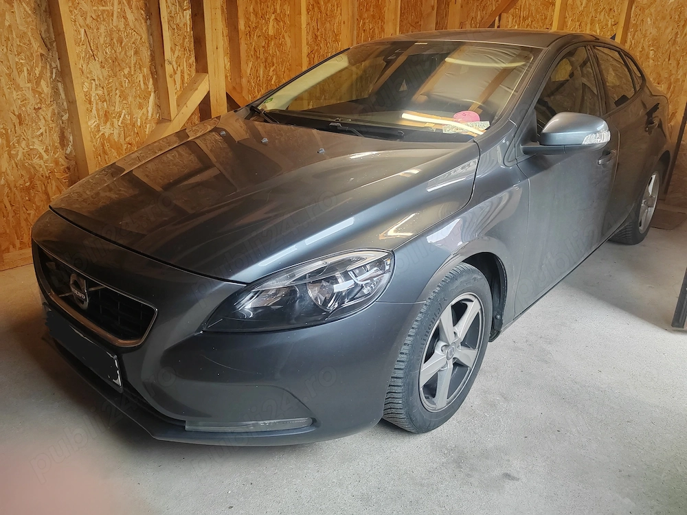 Vând Volvo V40 2013-model 2014,-T3 GPL