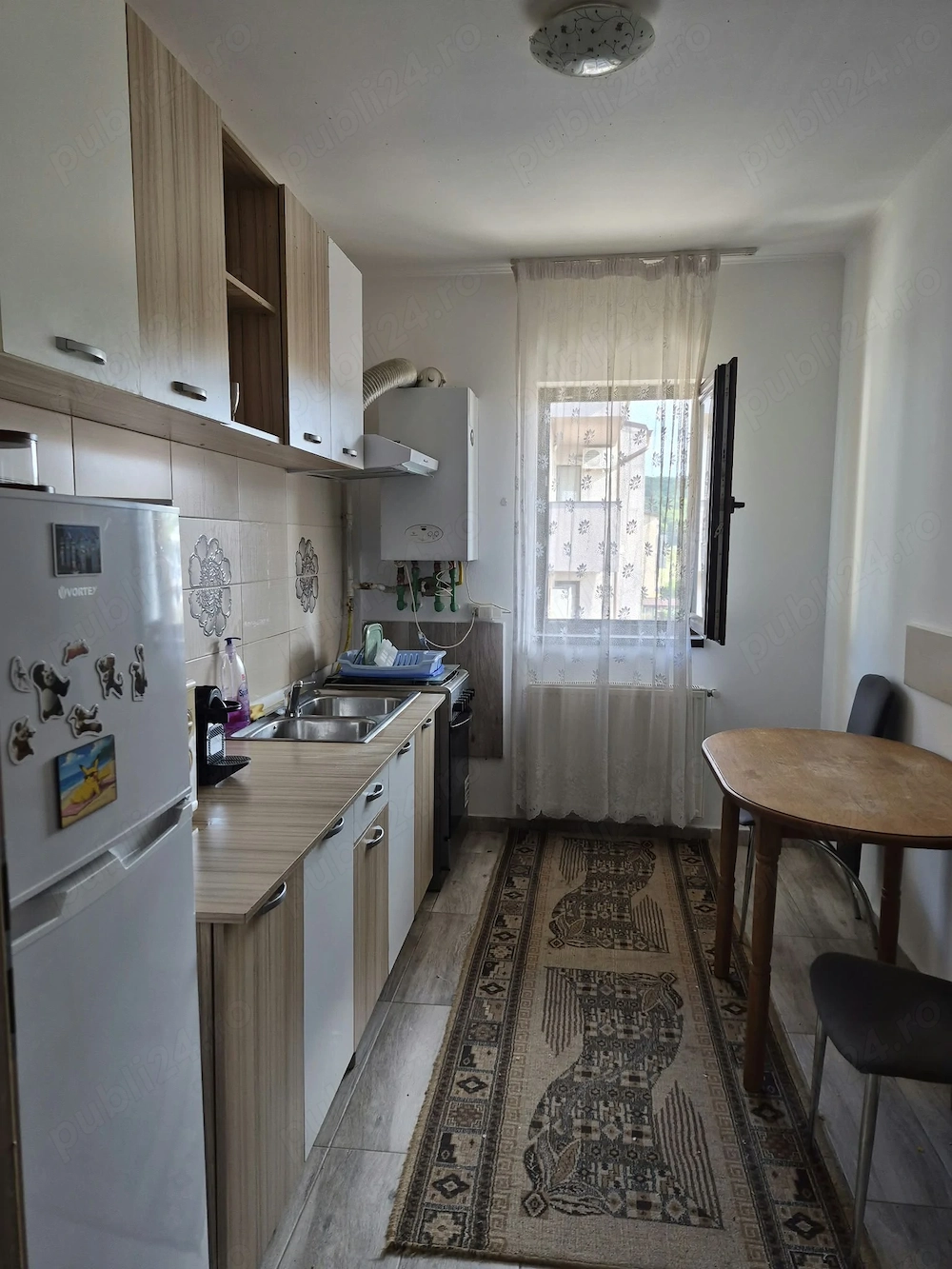Inchiriez apartament cu 2 camere