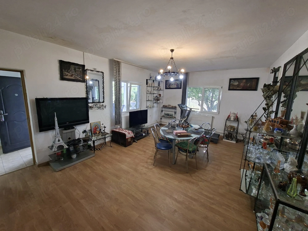 Casa de vanzare 3 camere 