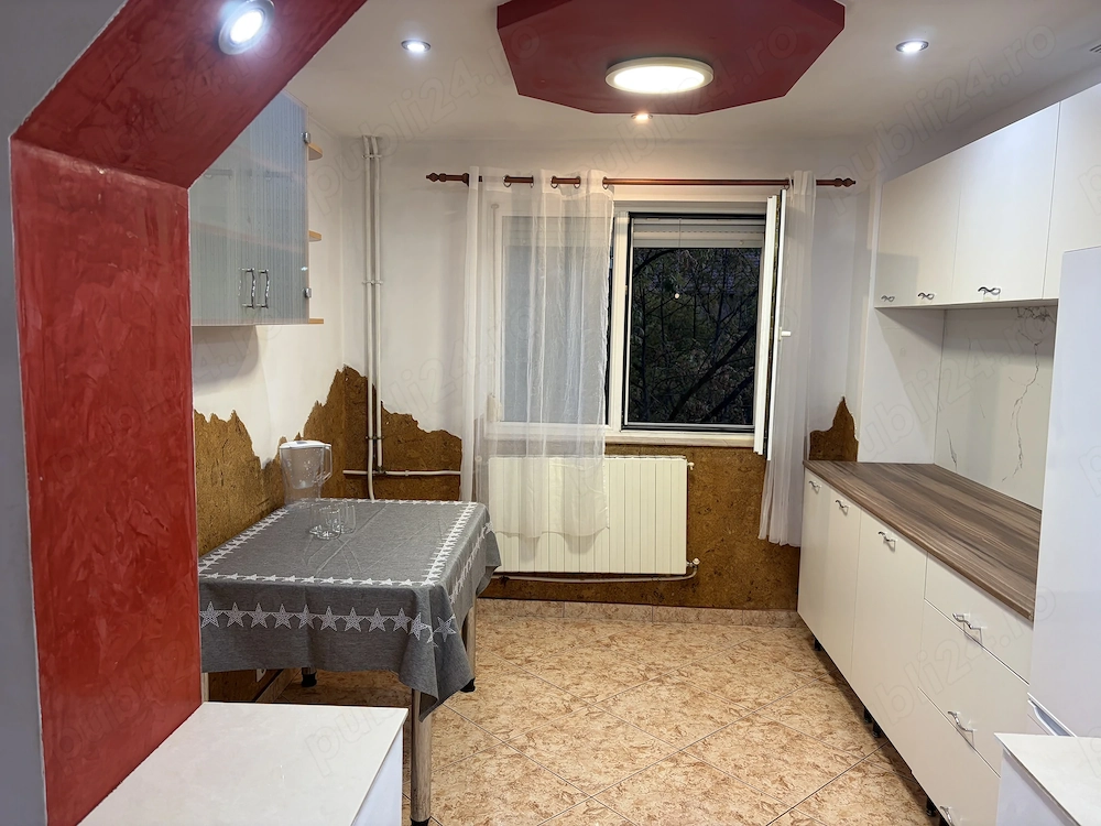 Chirie apartament cu 3 camere