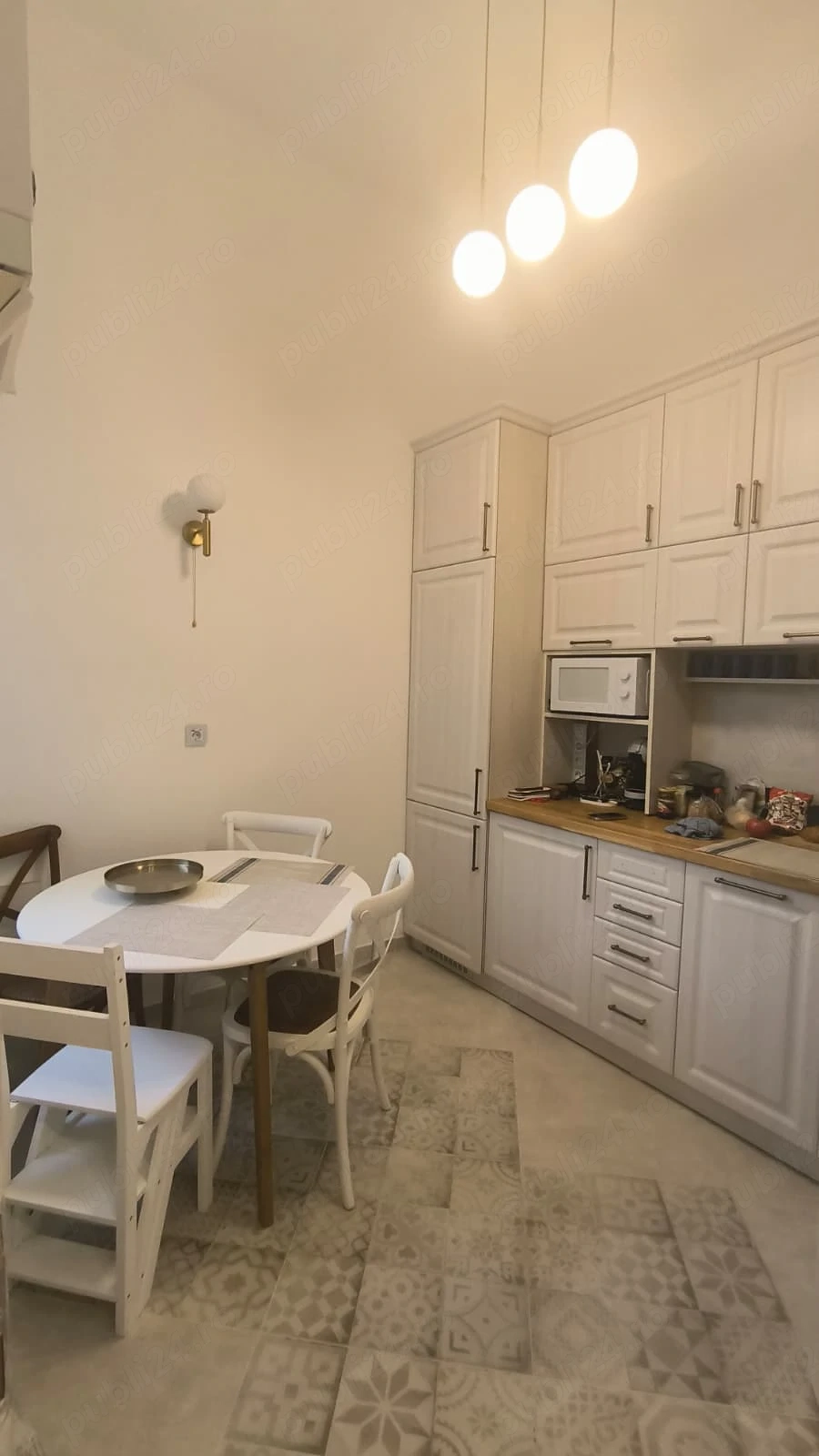 Inchiriez apartament 2 camere zona ultracentrala