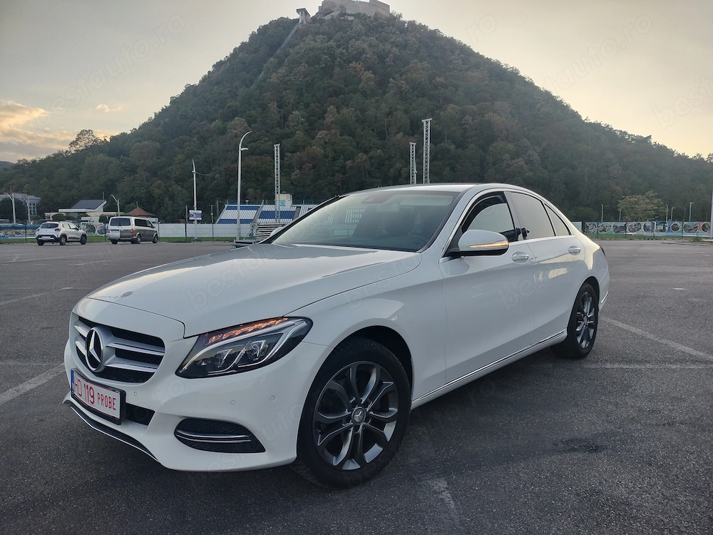 MERCEDES-BENZ Clasa C