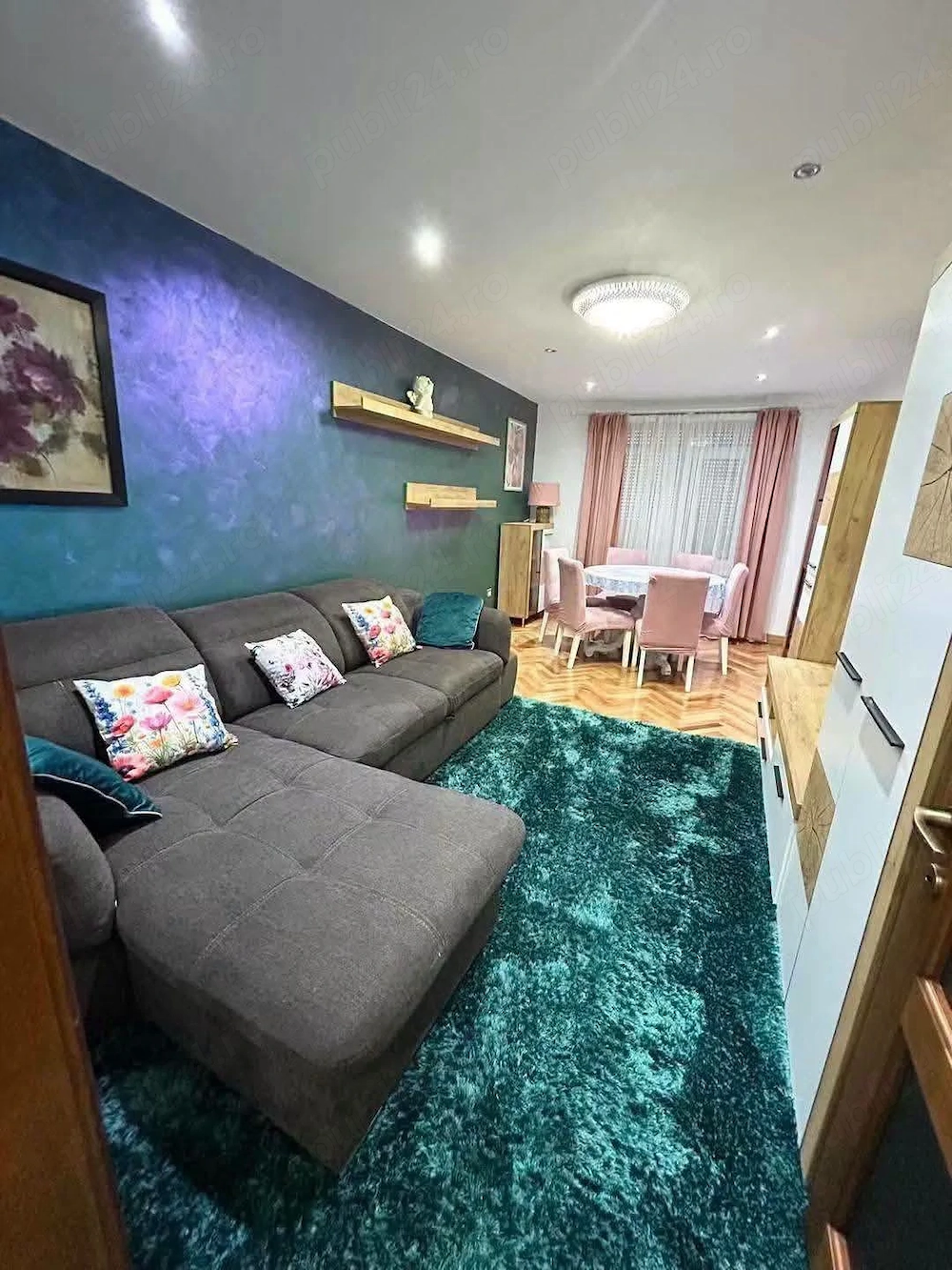 De inchiriat apartament cu 3 camere, decomandat, spatios, cu boxa. 400euro luna