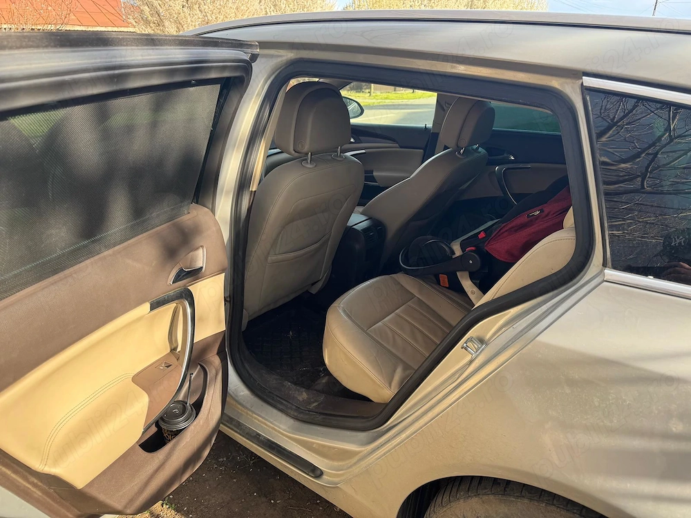 Vând urgent Opel insignia Sports Tourer 2.0 CDTI 160CP 