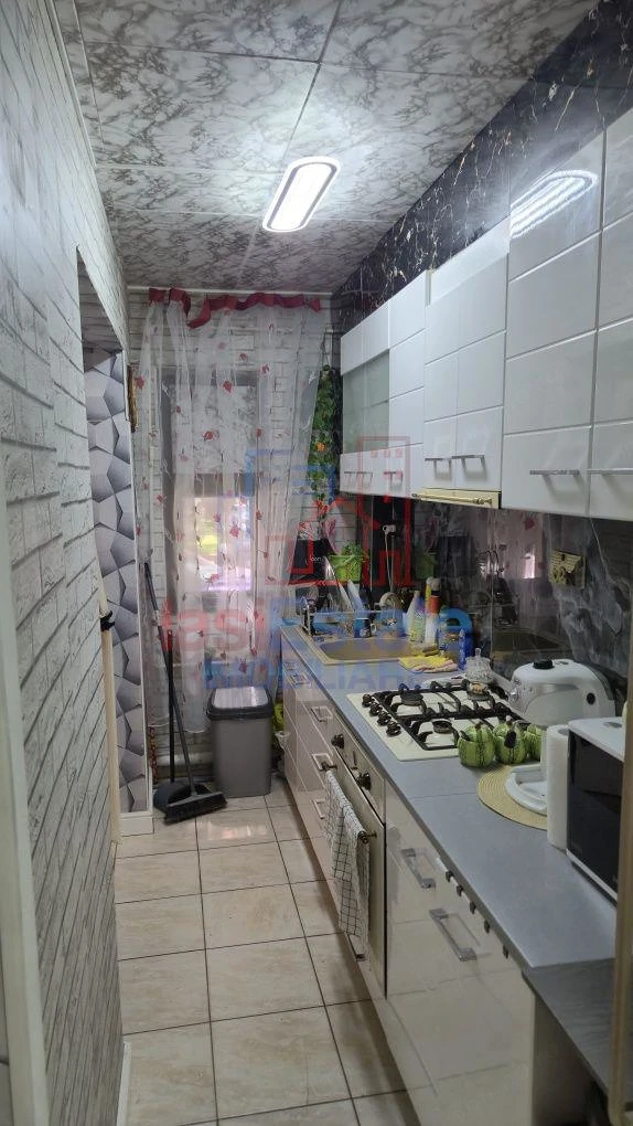 Apartament 3 camere gata de mutare - zona Podu Ros la parter