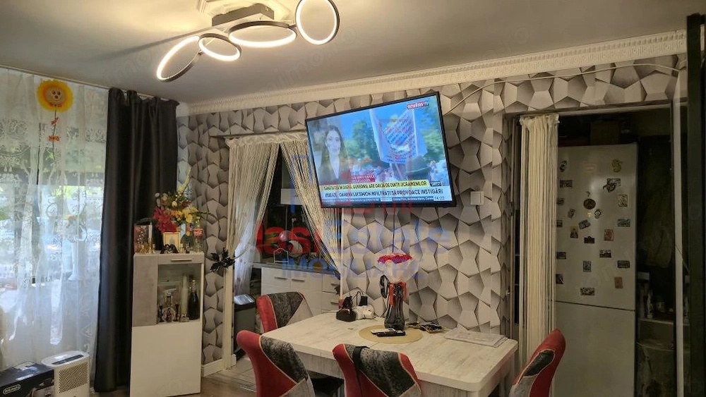 Apartament 3 camere, gata de mutare - zona  Podu Ros, parter