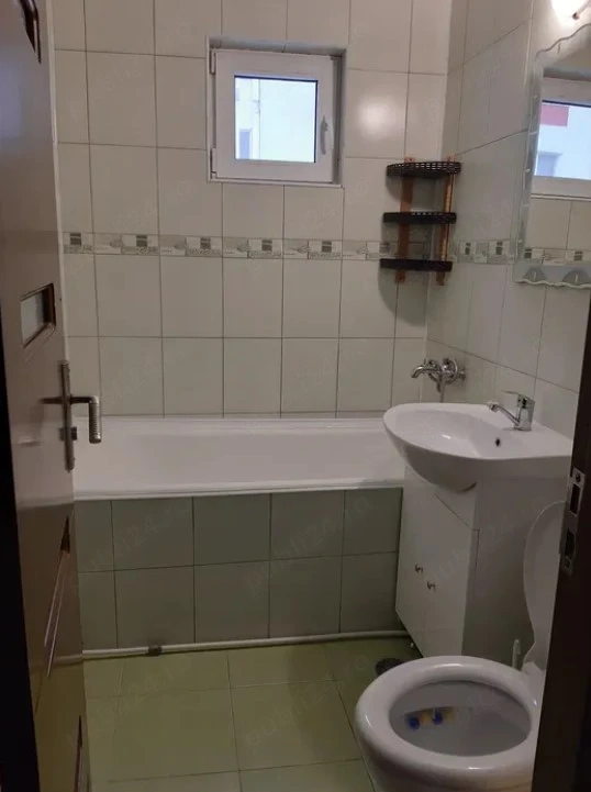Apartament cu 3 camere in Dacia-Rond Zimbru