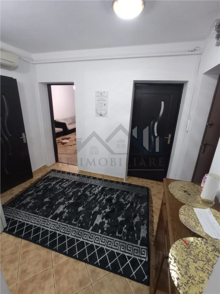 Inchiriere - Podu Ros - Apartament 4 camere