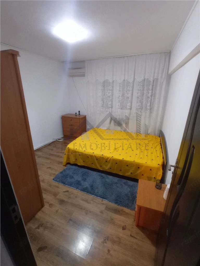 Apartament 4 camere Podu Ros