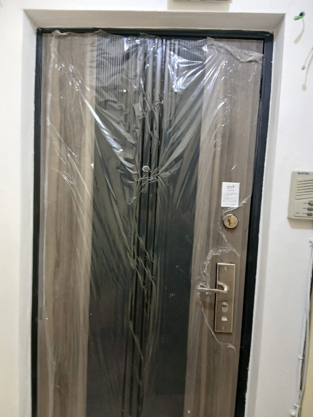 Vând apartament 2 camere Calea Romanilor boul rosu et 3 