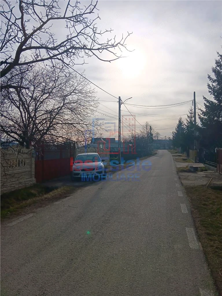 Teren 3500mp Paun Bucium la asfalt cu toate utilitatile