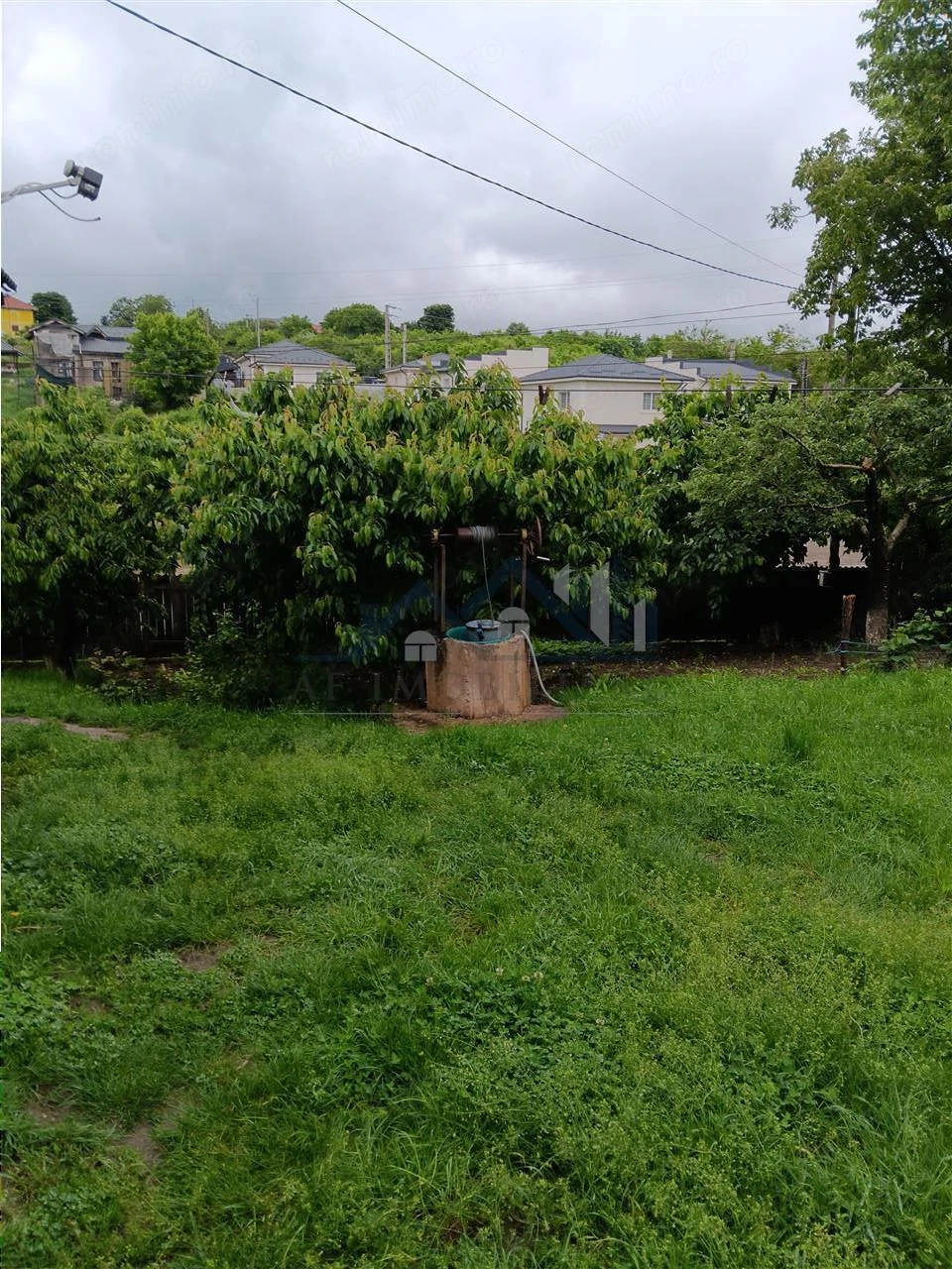Manta Rosie  Hlincea Teren 616mp si Casa veche din caramida 81mp