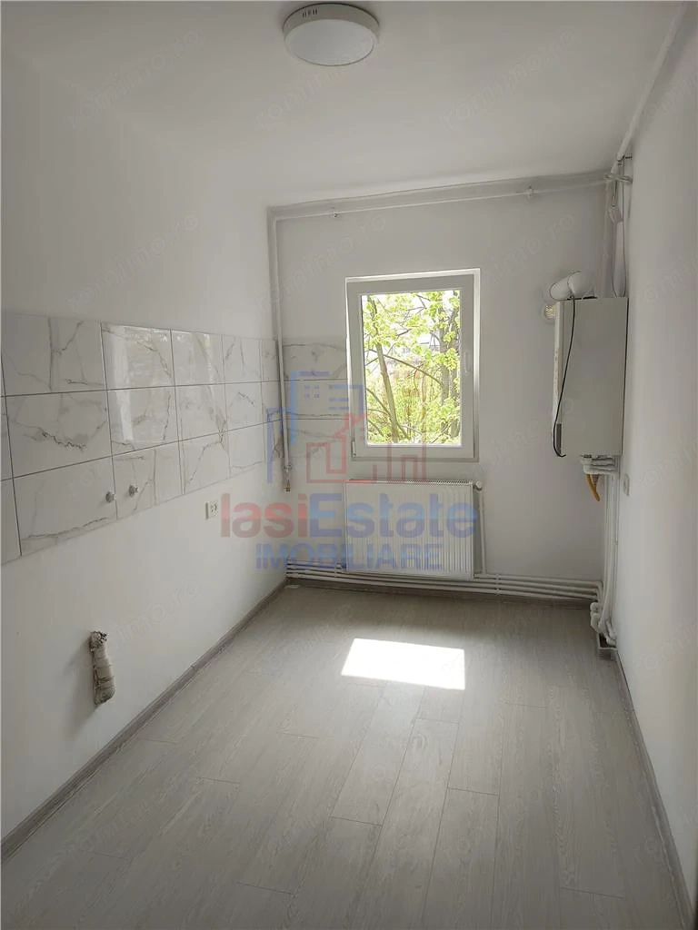 Zona Nicolina Apartament 2 camere decomandat renovat
