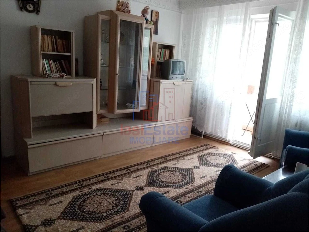 Apartament 3 camere la etajul 2 intr-o zona linistita din Pacurari