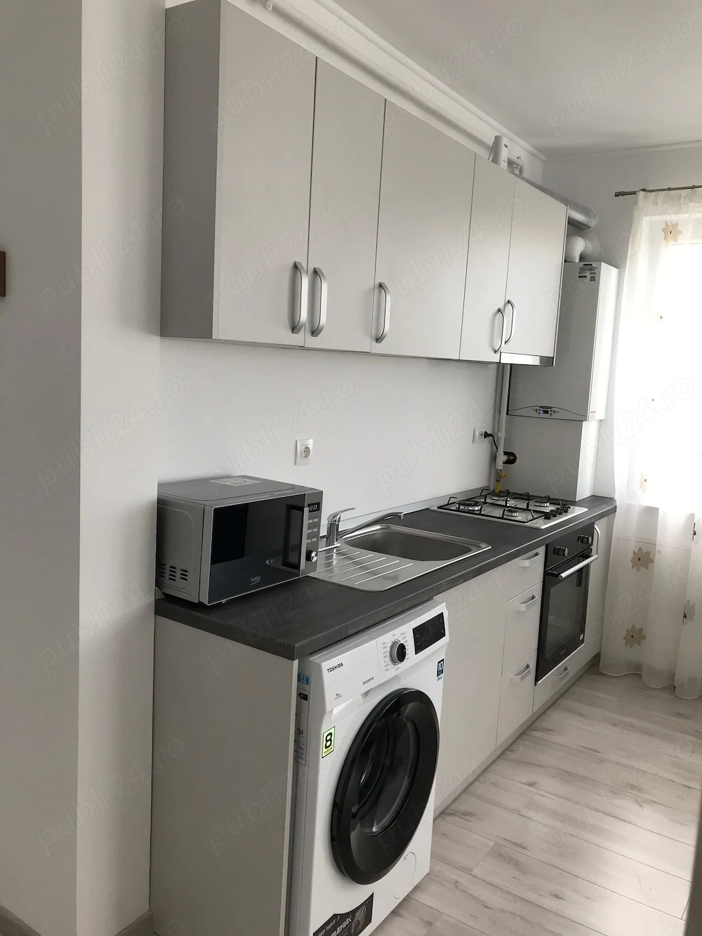 Apartament cu 3 cameri in Floresti