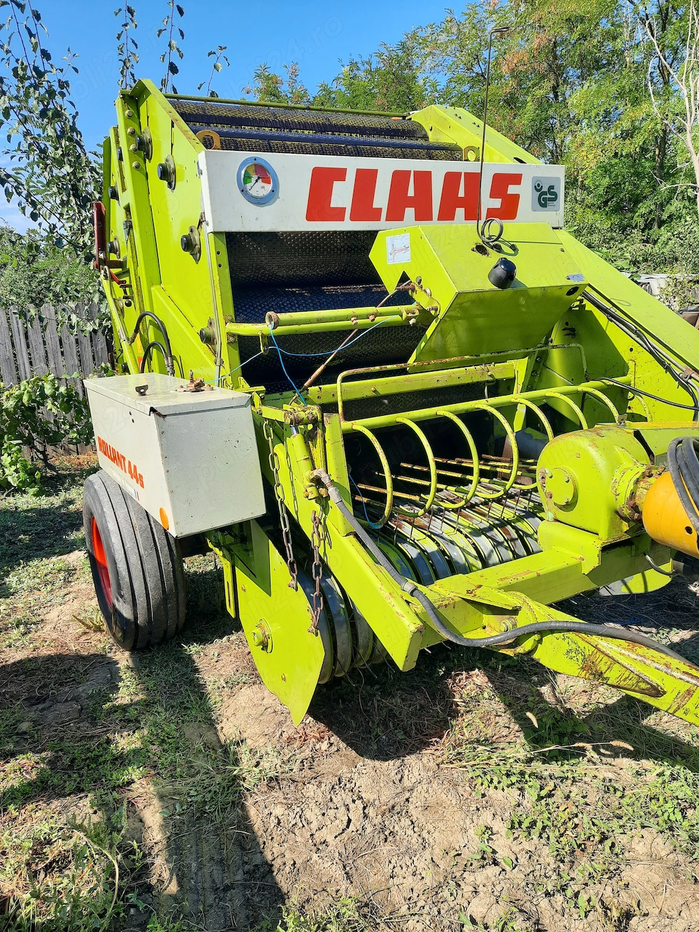 Vand presa baloti rotunzi  CLAAS ROLLANT 44 