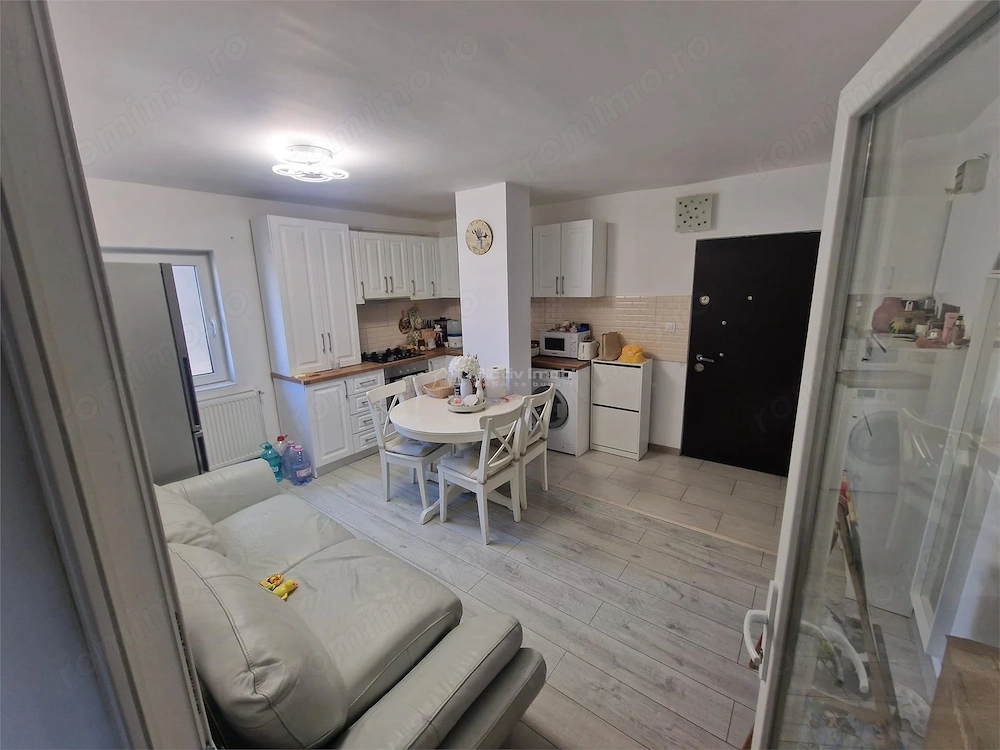 Apartament 2 camere de vanzare in micro 6 strada Basarabiei