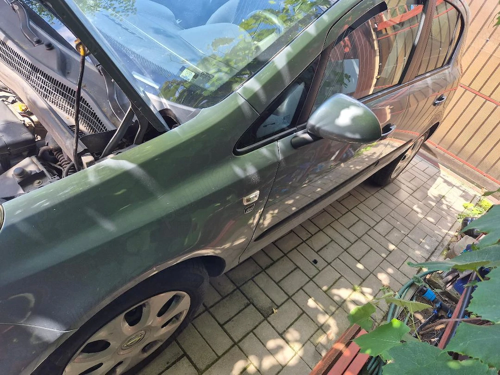 Vand Opel Corsa D 1.4 benzina 100CP