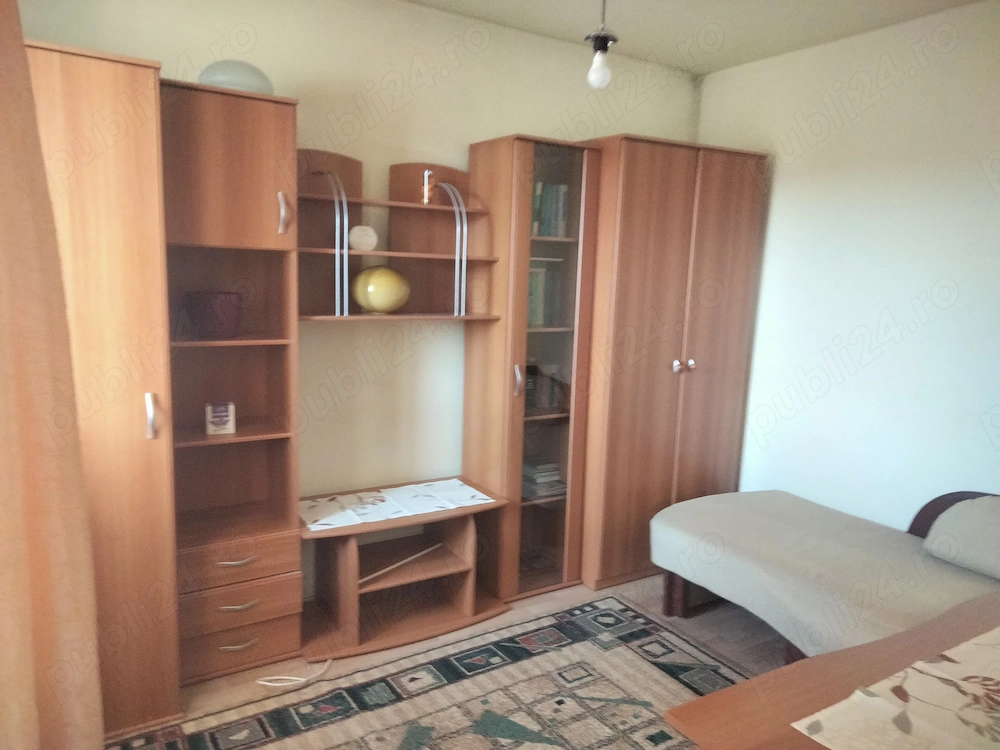 Închiriez apartament 2 camere etaj 3 strada Artarilor 